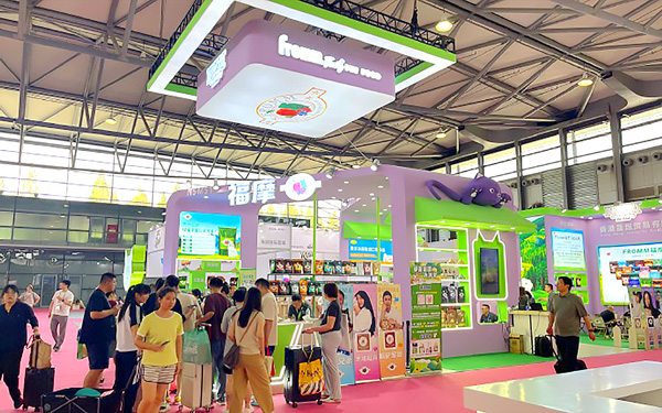 5个宠物展台设计萌点引爆流量，年轻人疯抢打卡！