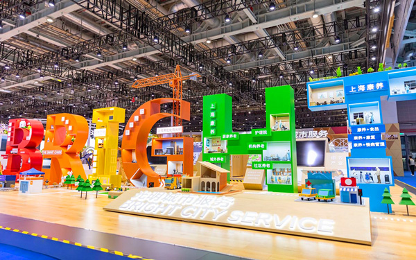 在展览会展台搭建中，颜色搭配如何唤醒品牌记忆？